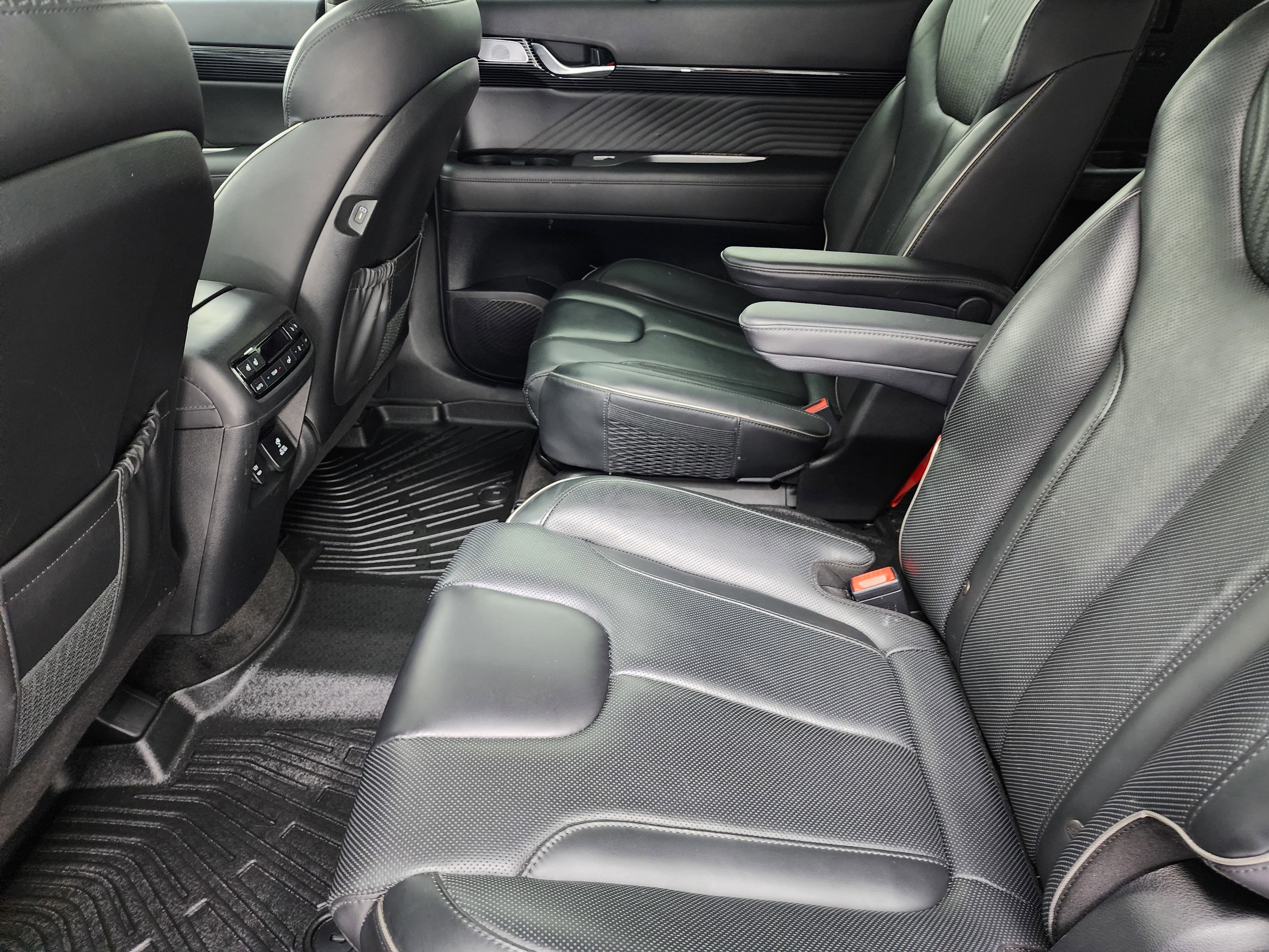 Used 2024 Hyundai Palisade Calligraphy image 39