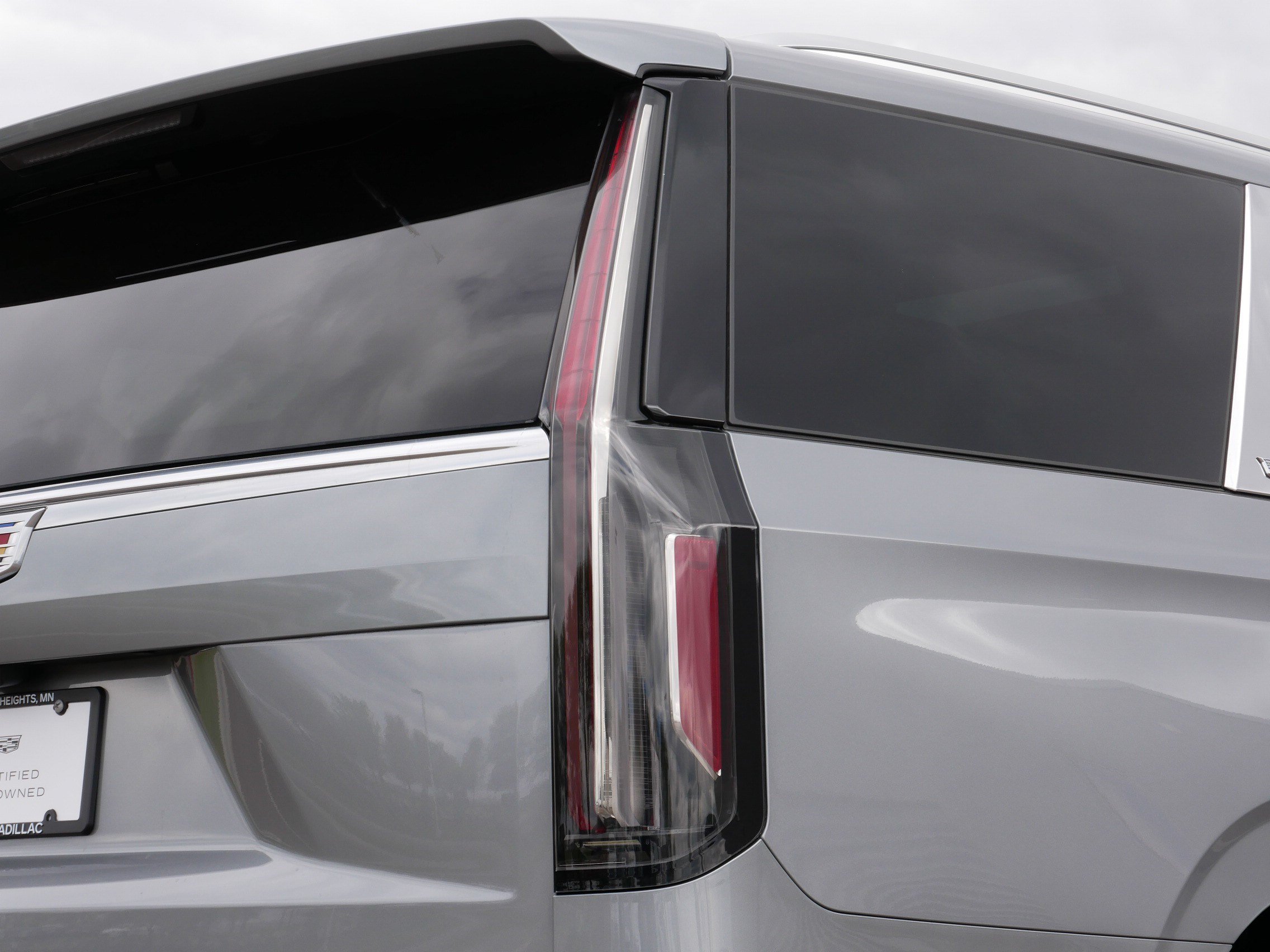 Certified 2023 Cadillac Escalade Premium Luxury w/ Performance Package AWD/4WD image 17
