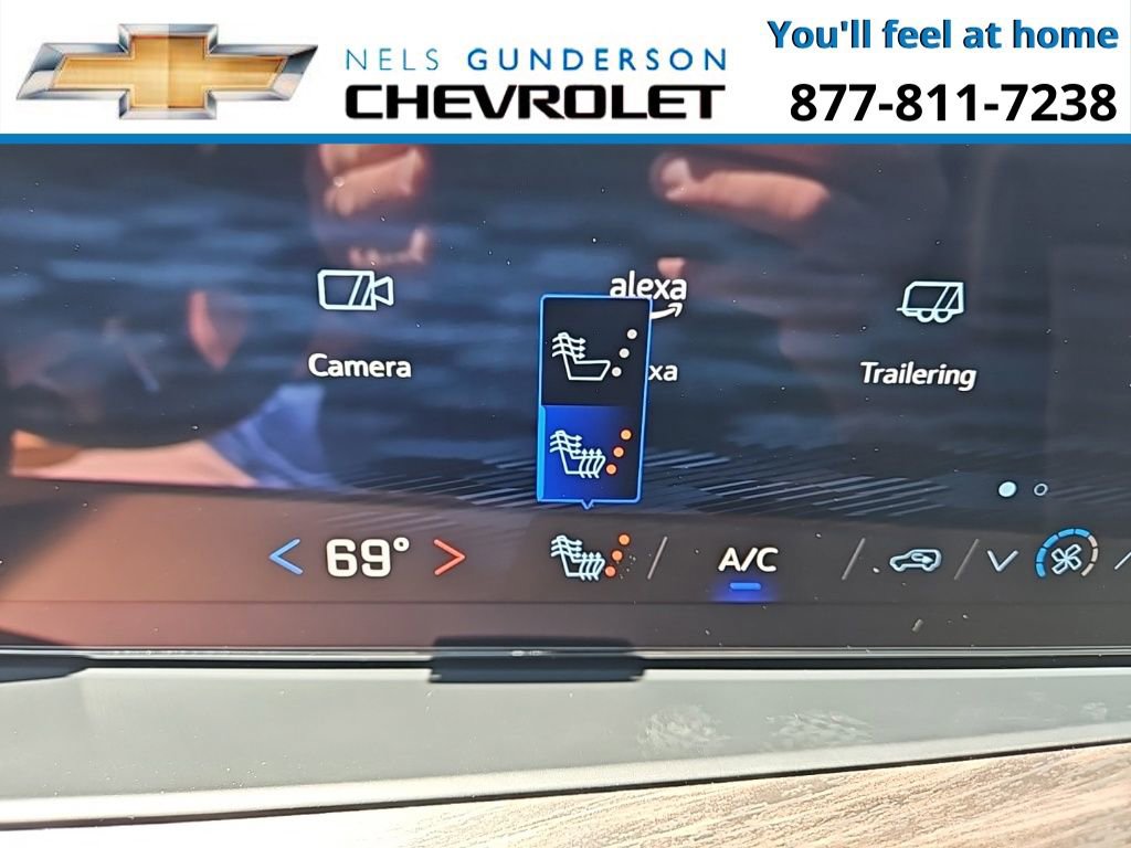 New 2025 Chevrolet Suburban LT w/ Advanced Technology Package image 29