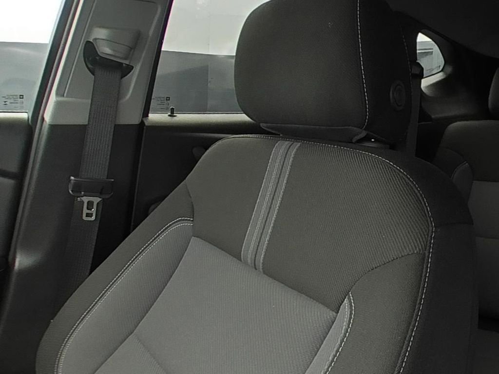 Used 2025 Chevrolet Blazer LT FWD image 9