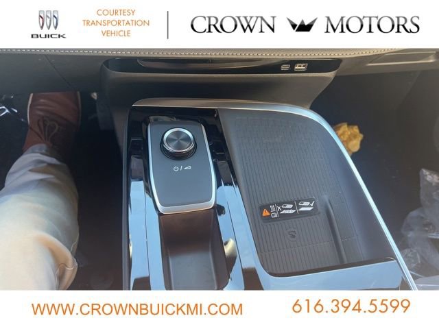 Used 2025 Buick Enclave Preferred w/ LPO, Floor Liner Package image 27