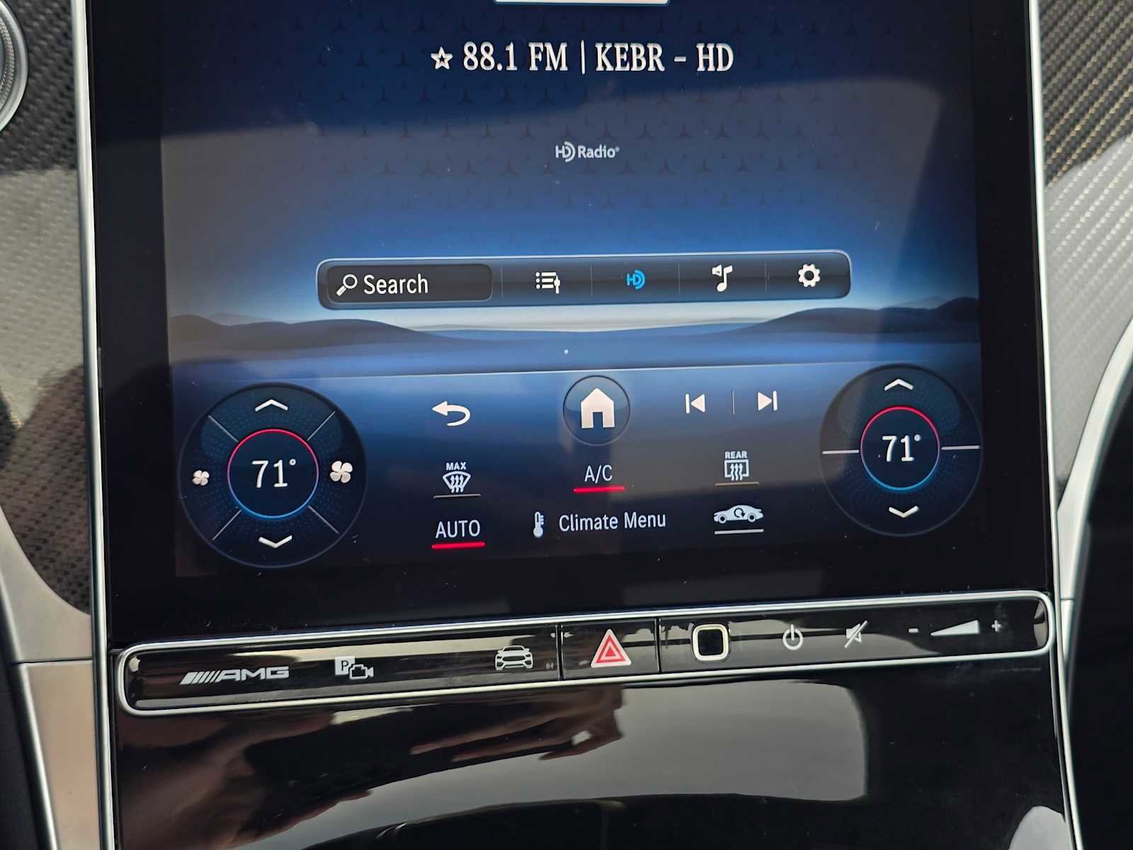 Used 2024 Mercedes-Benz GLC 43 AMG 4MATIC image 28