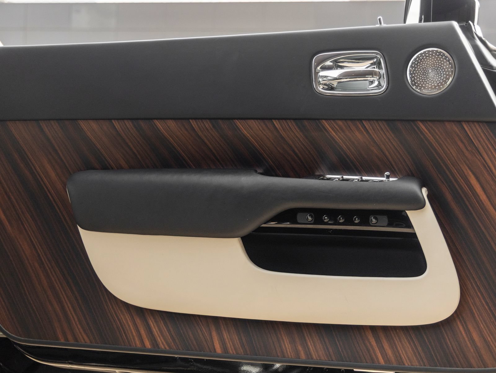 Used 2019 Rolls-Royce Wraith RWD image 22