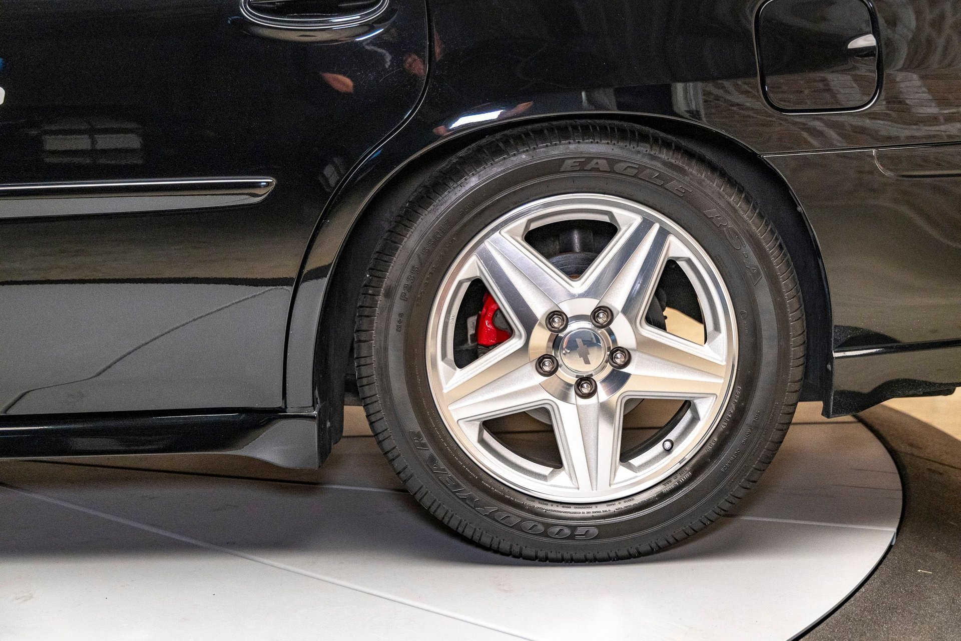 Used 2004 Chevrolet Impala SS image 14