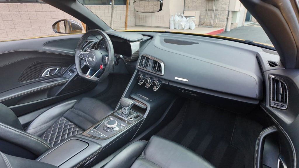 Used 2017 Audi R8 V10 w/ Carbon Exterior Package image 23