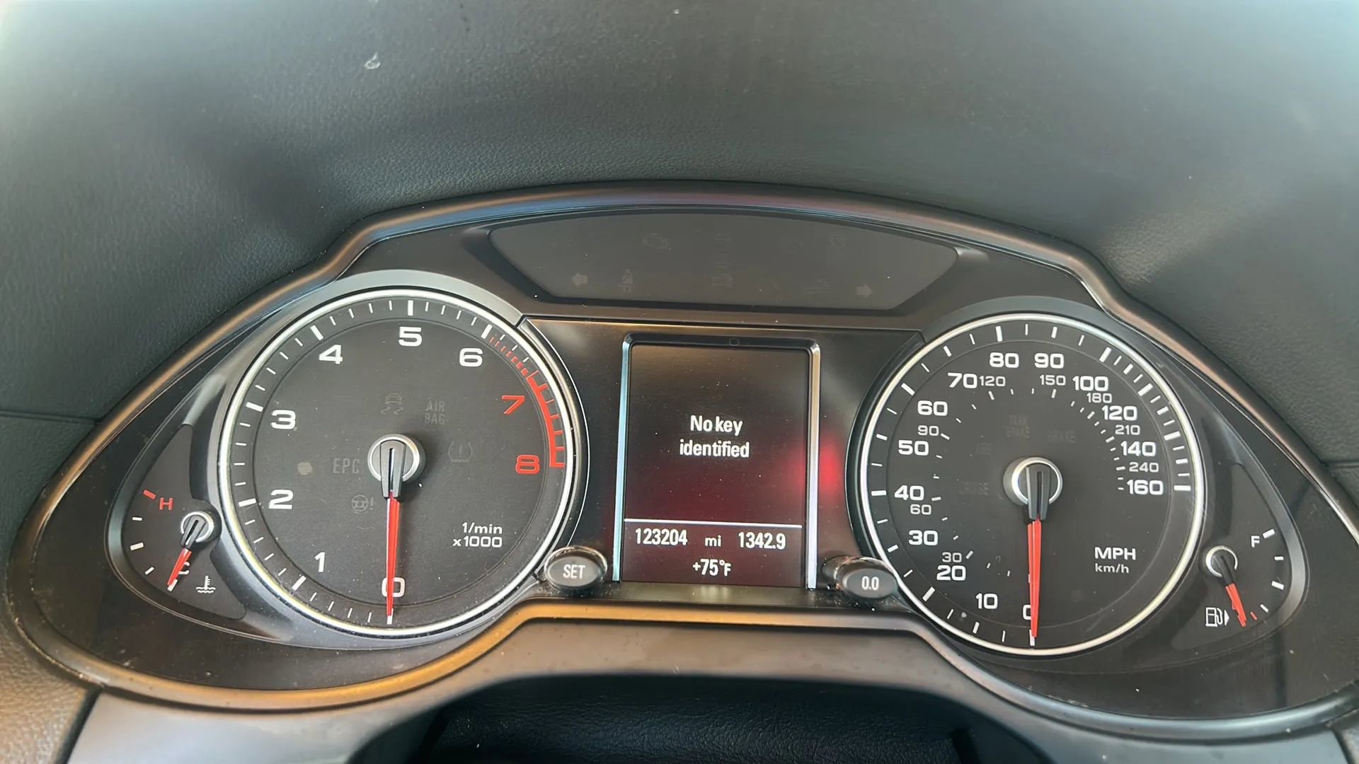 Used 2015 Audi Q5 2.0T Premium Plus w/ Technology Package AWD/4WD image 4