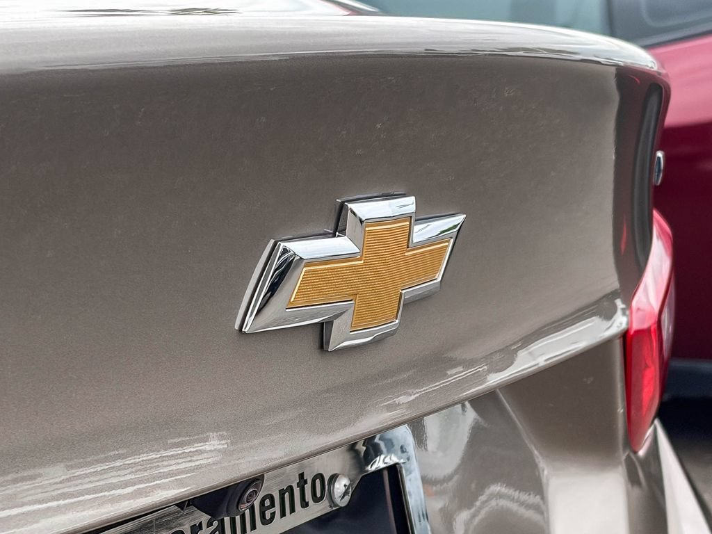 Used 2025 Chevrolet Malibu LT FWD image 9