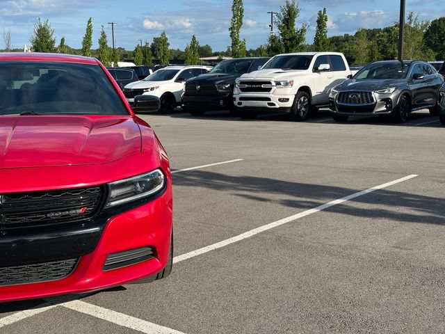 Used 2018 Dodge Charger SXT w/ Blacktop Package RWD image 41