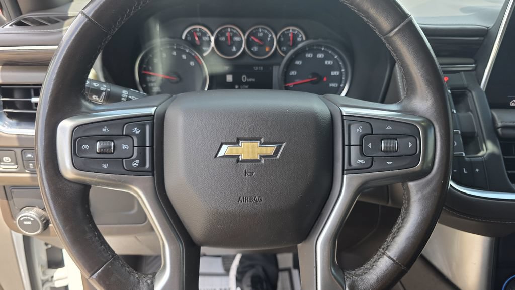 Used 2021 Chevrolet Suburban LT w/ Luxury Package RWD image 19