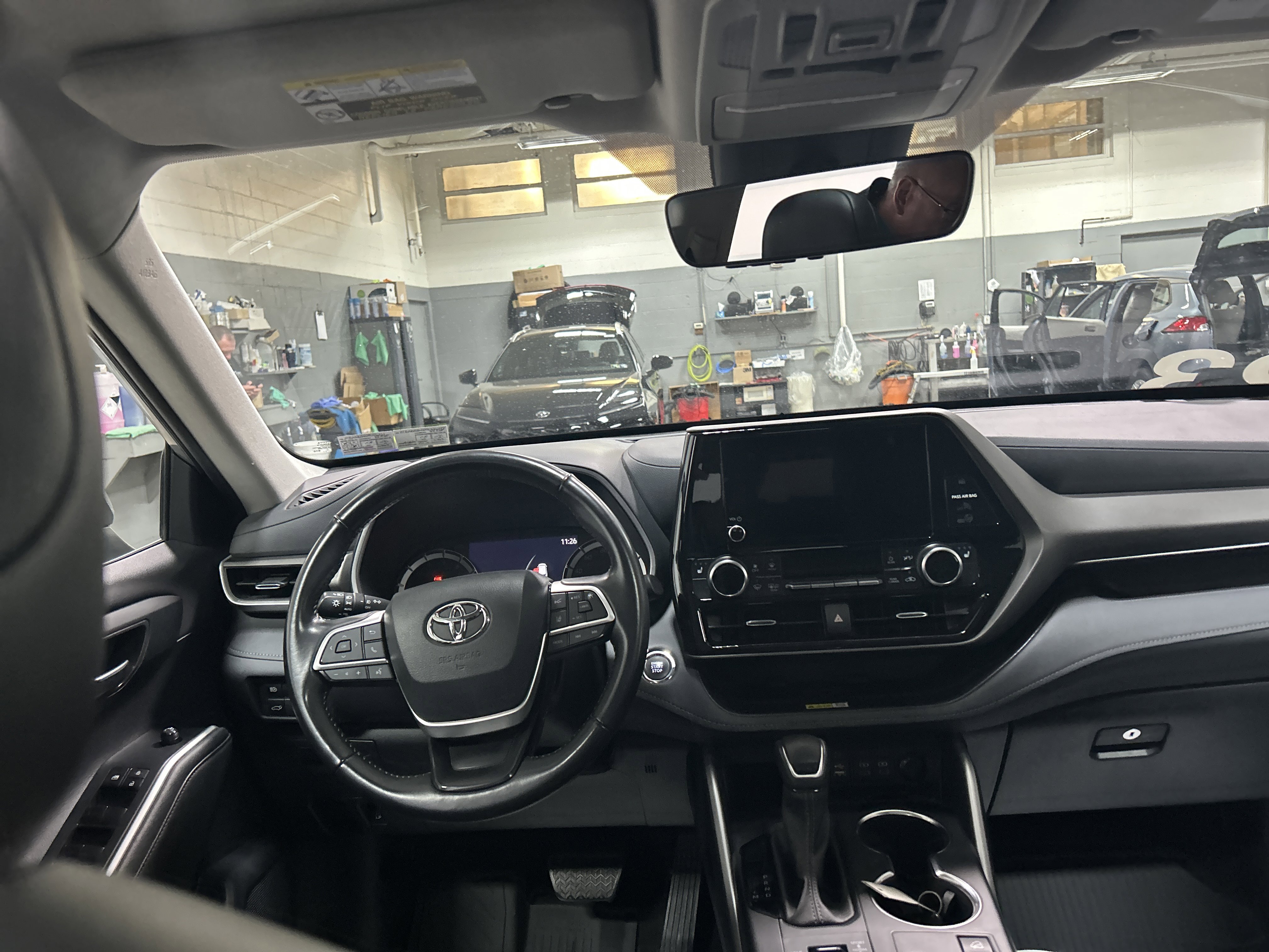 Used 2023 Toyota Highlander XLE image 28