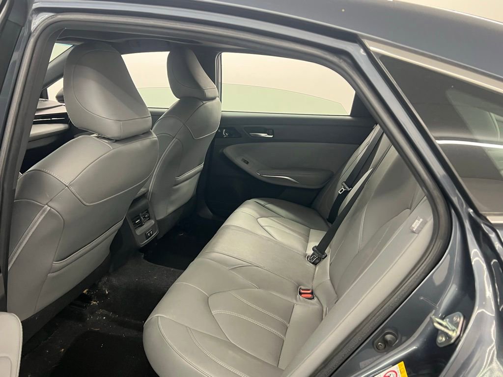 Used 2019 Toyota Avalon XLE w/ Moonroof Package image 11