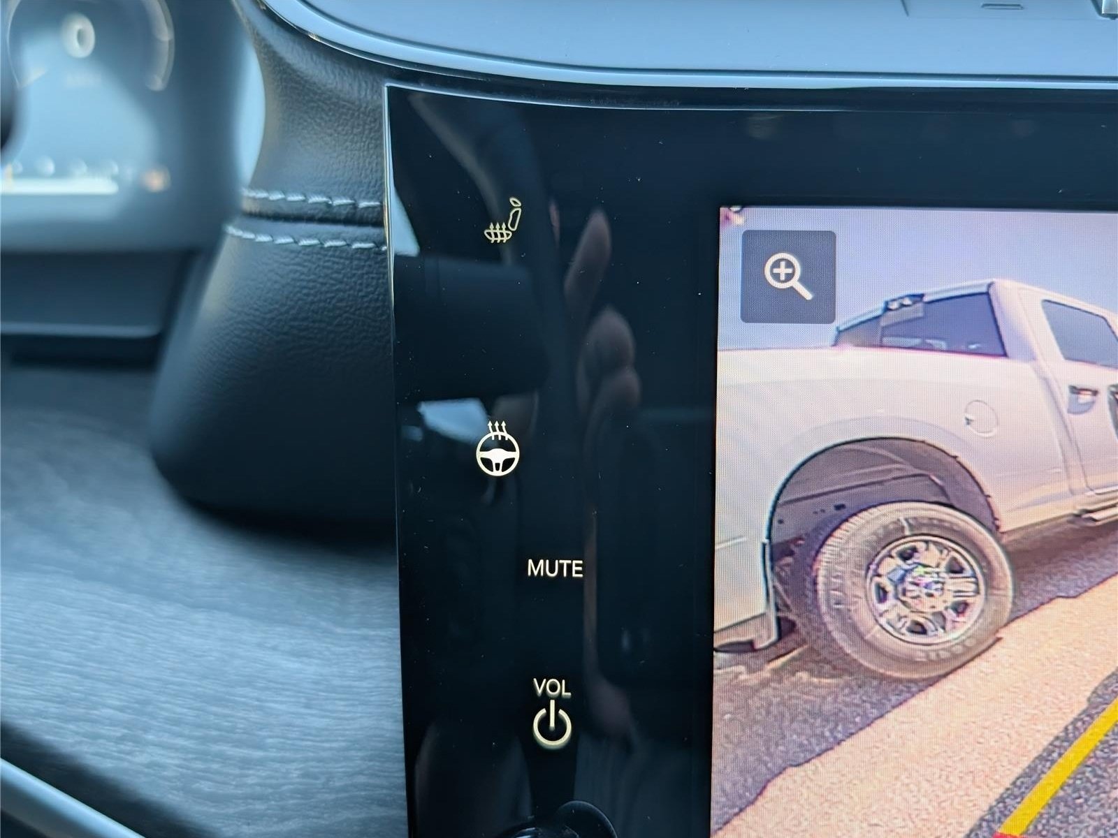 New 2027 Jeep Grand Cherokee Altitude AWD/4WD image 26