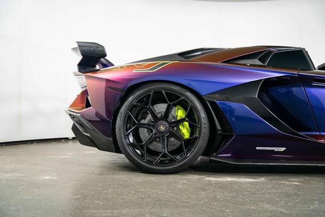 Used 2021 Lamborghini Aventador SVJ AWD/4WD image 11