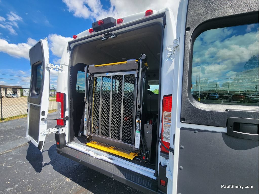 Used 2021 RAM ProMaster 2500 w/ Premium Appearance Group FWD image 23