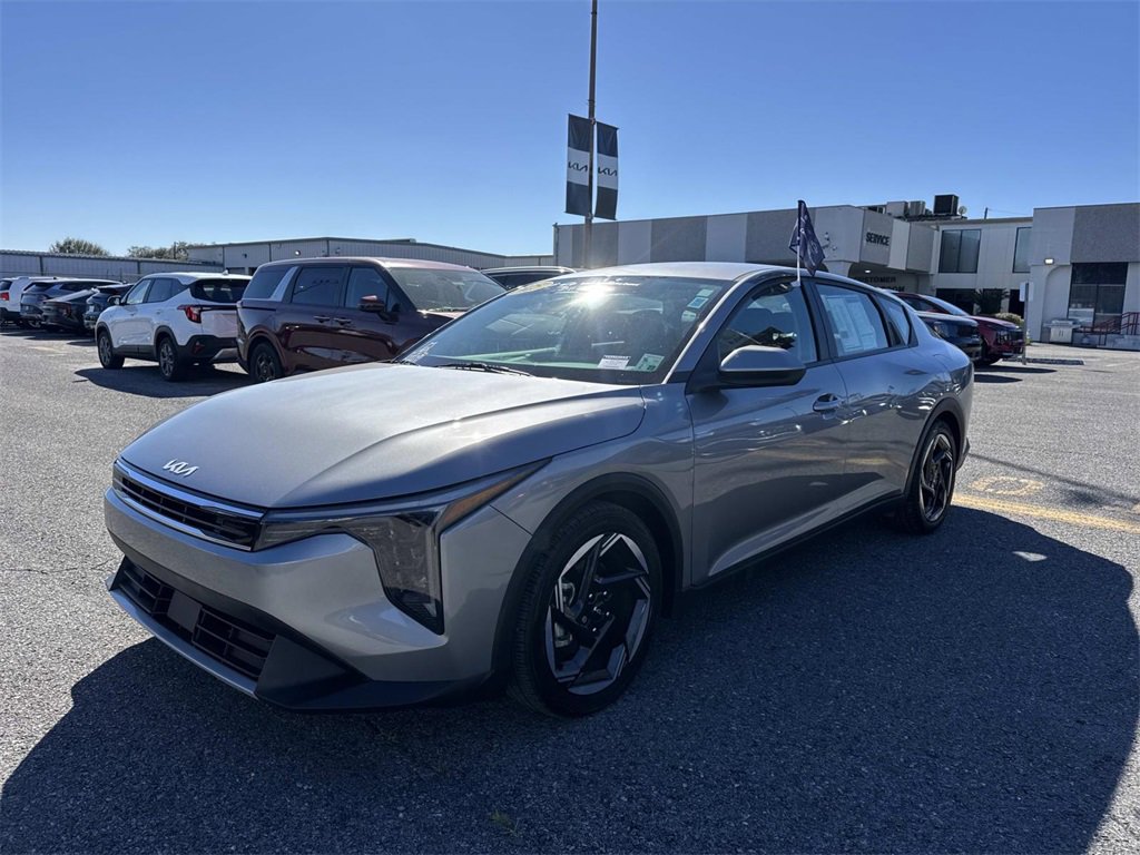 Certified 2025 Kia K4 EX image 6