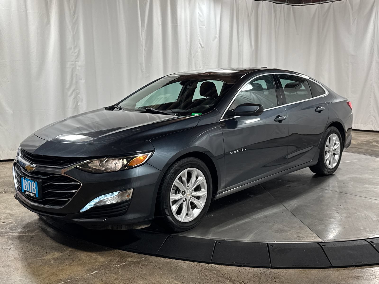 Used 2021 Chevrolet Malibu LT FWD image 1