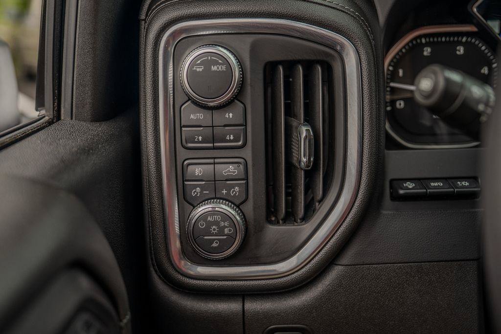 Used 2021 GMC Sierra 3500 Denali w/ Denali Ultimate Package AWD/4WD image 37