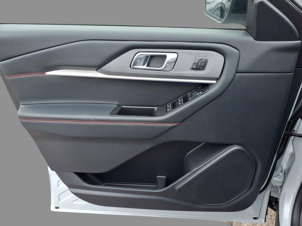 New 2026 Ford Explorer ST image 15
