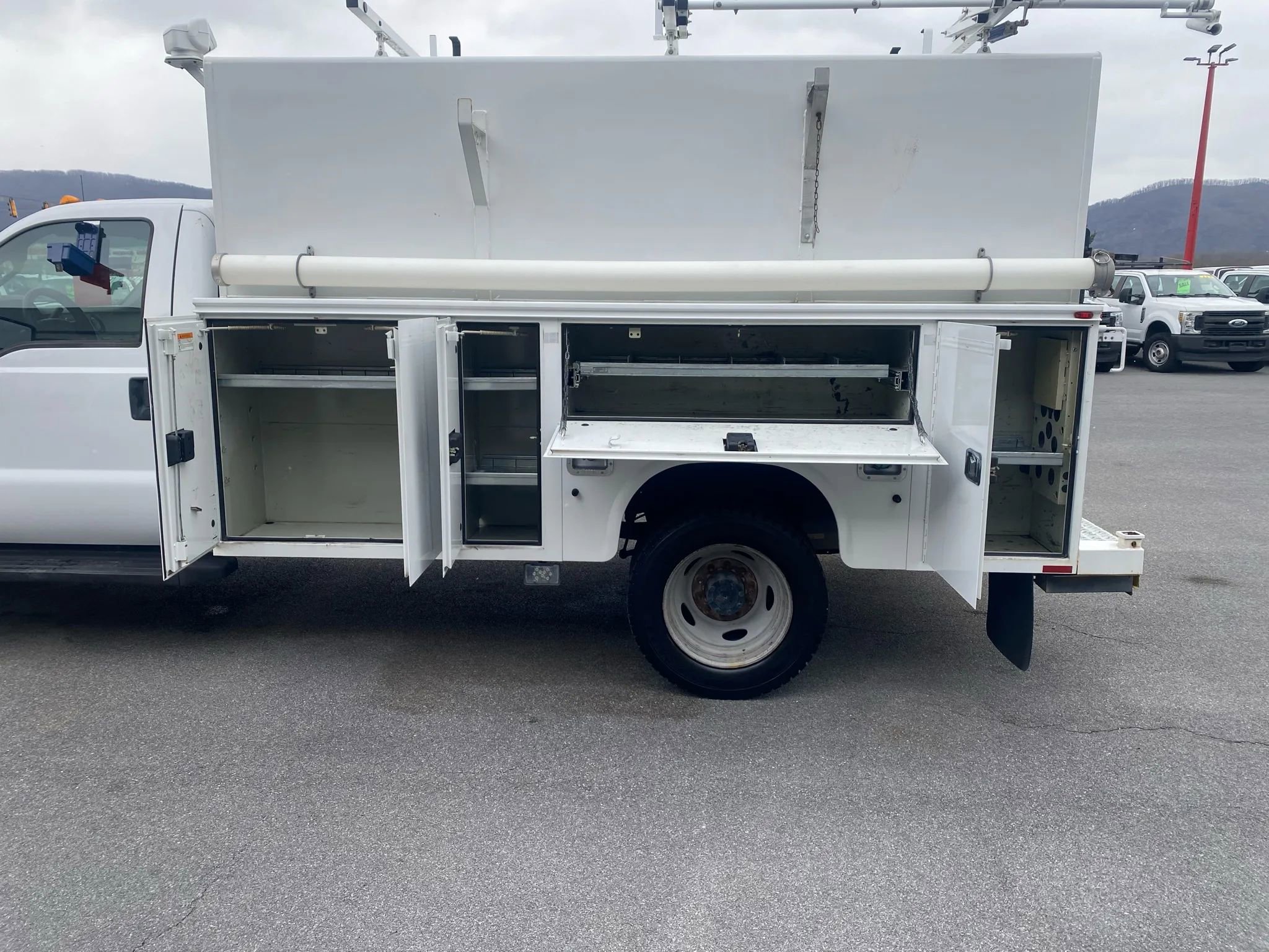 Used 2015 Ford F550 4x4 Regular Cab Super Duty image 26