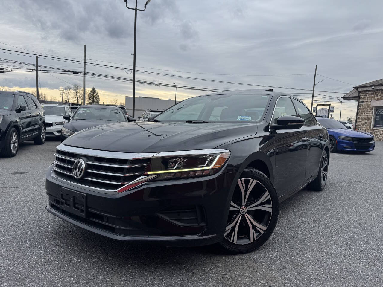 Used 2020 Volkswagen Passat 2.0T SEL FWD image 2