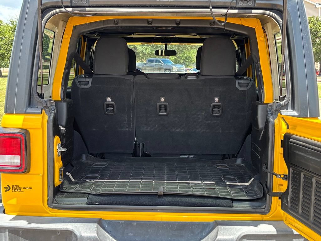 Used 2018 Jeep Wrangler Unlimited Sport AWD/4WD image 8