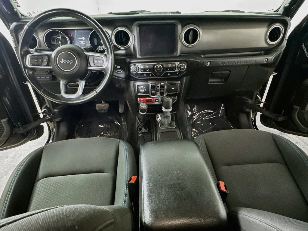 Used 2022 Jeep Wrangler Unlimited Rubicon 4xe w/ Cold Weather Group AWD/4WD image 16