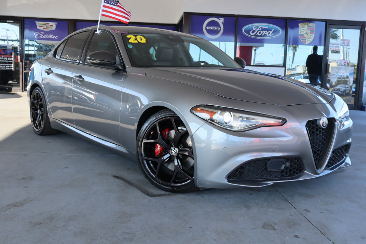 Used 2020 Alfa Romeo Giulia w/ Nero Edizione image 3