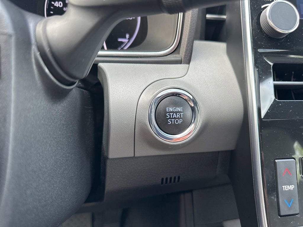 Used 2020 Toyota Avalon Limited w/ Advanced Safety Package FWD image 23