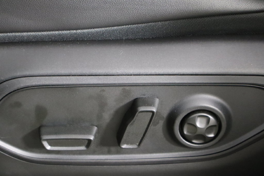 New 2026 Jeep Grand Cherokee Altitude AWD/4WD image 24