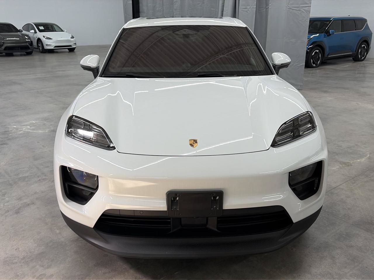 Used 2025 Porsche Macan 4S Electric w/ Premium Package AWD/4WD image 3