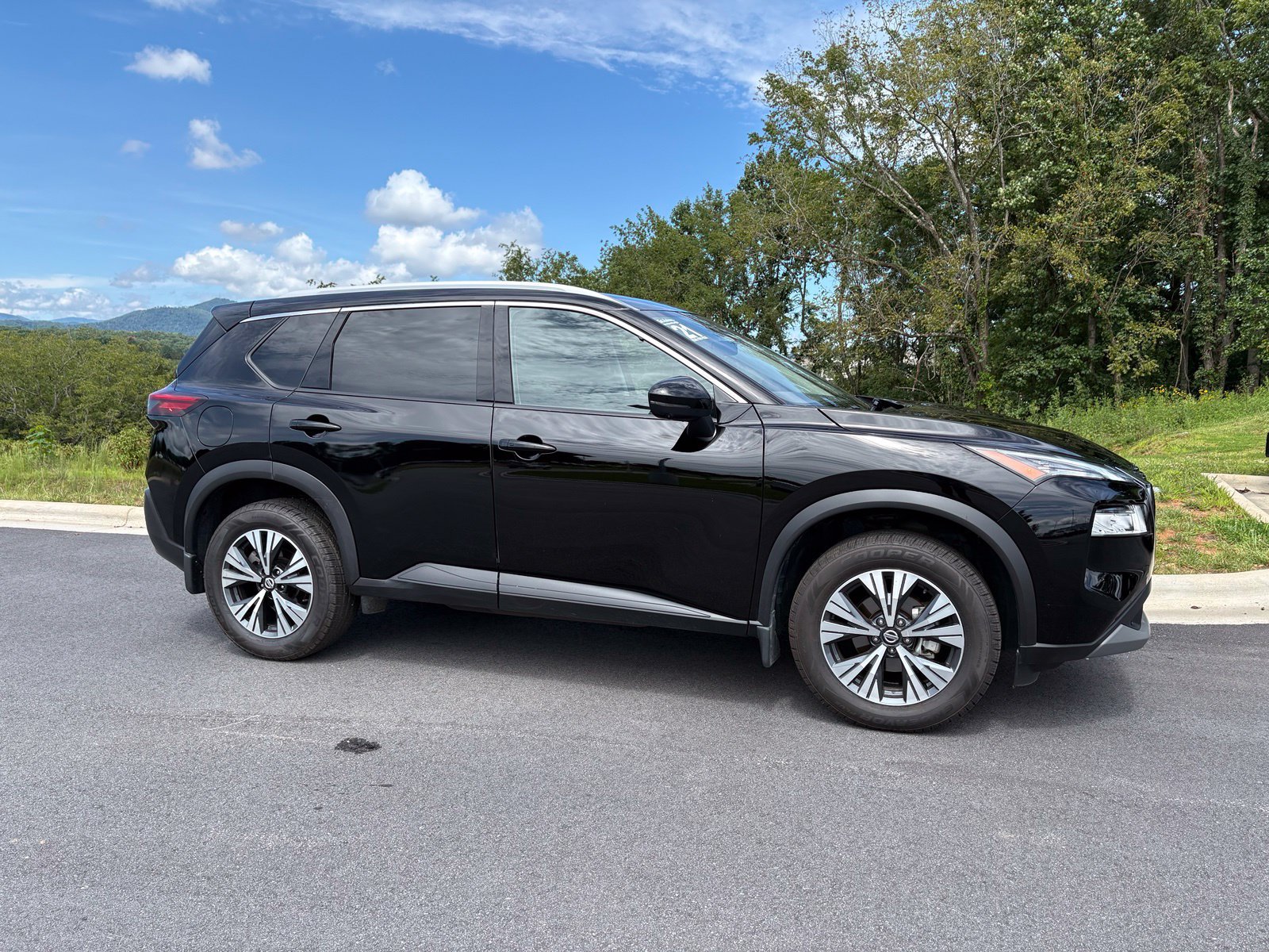 Used 2021 Nissan Rogue SV w/ Premium Package AWD/4WD image 7
