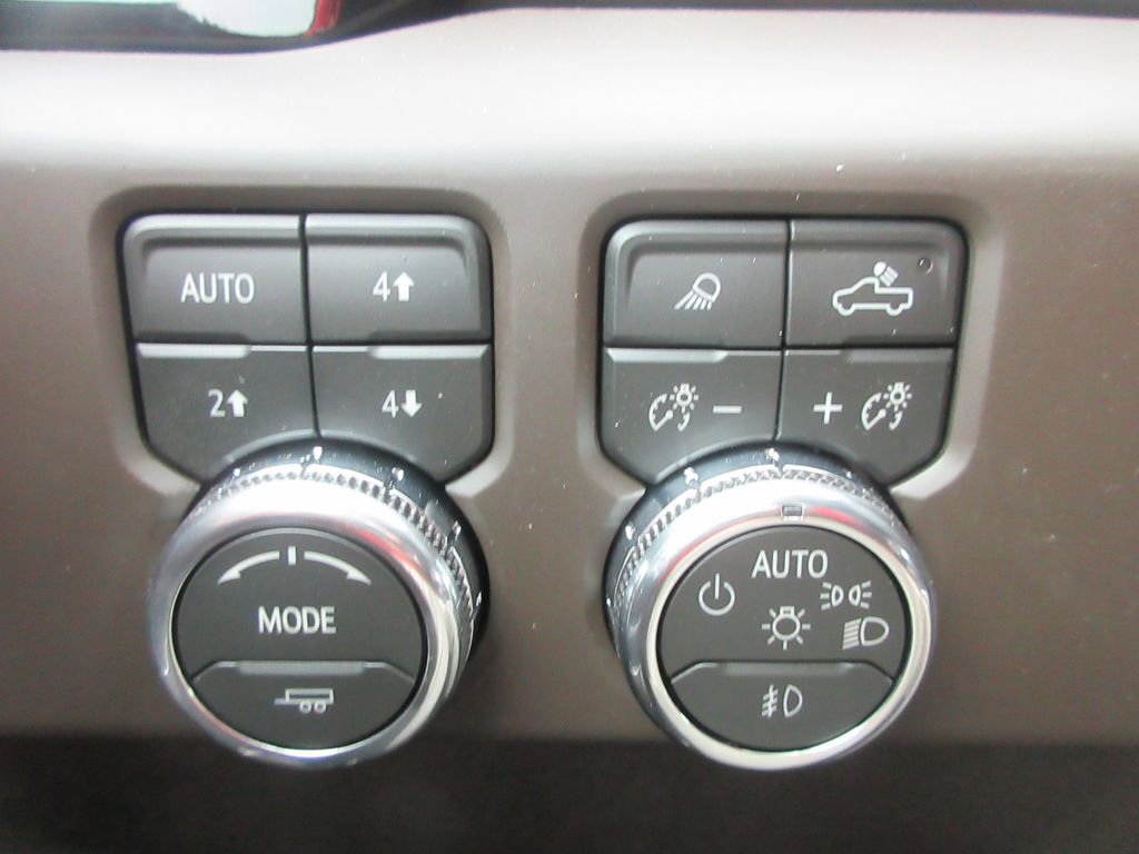 New 2026 GMC Sierra 2500 Denali w/ Denali Reserve Package AWD/4WD image 18