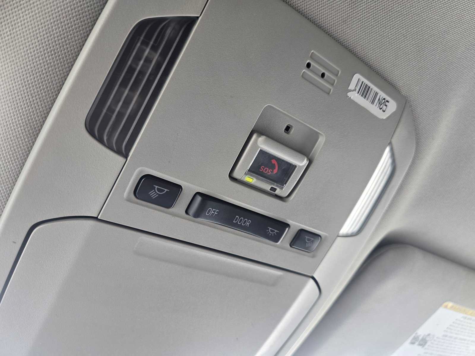 Used 2023 Toyota Highlander LE FWD image 36