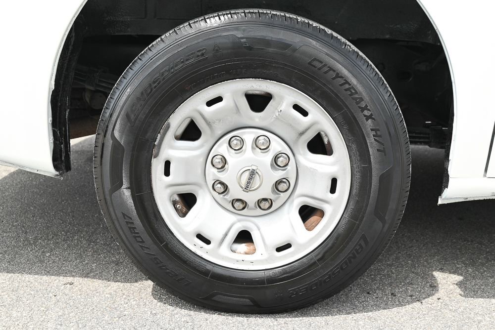 Used 2015 Nissan NV 2500 SV image 9
