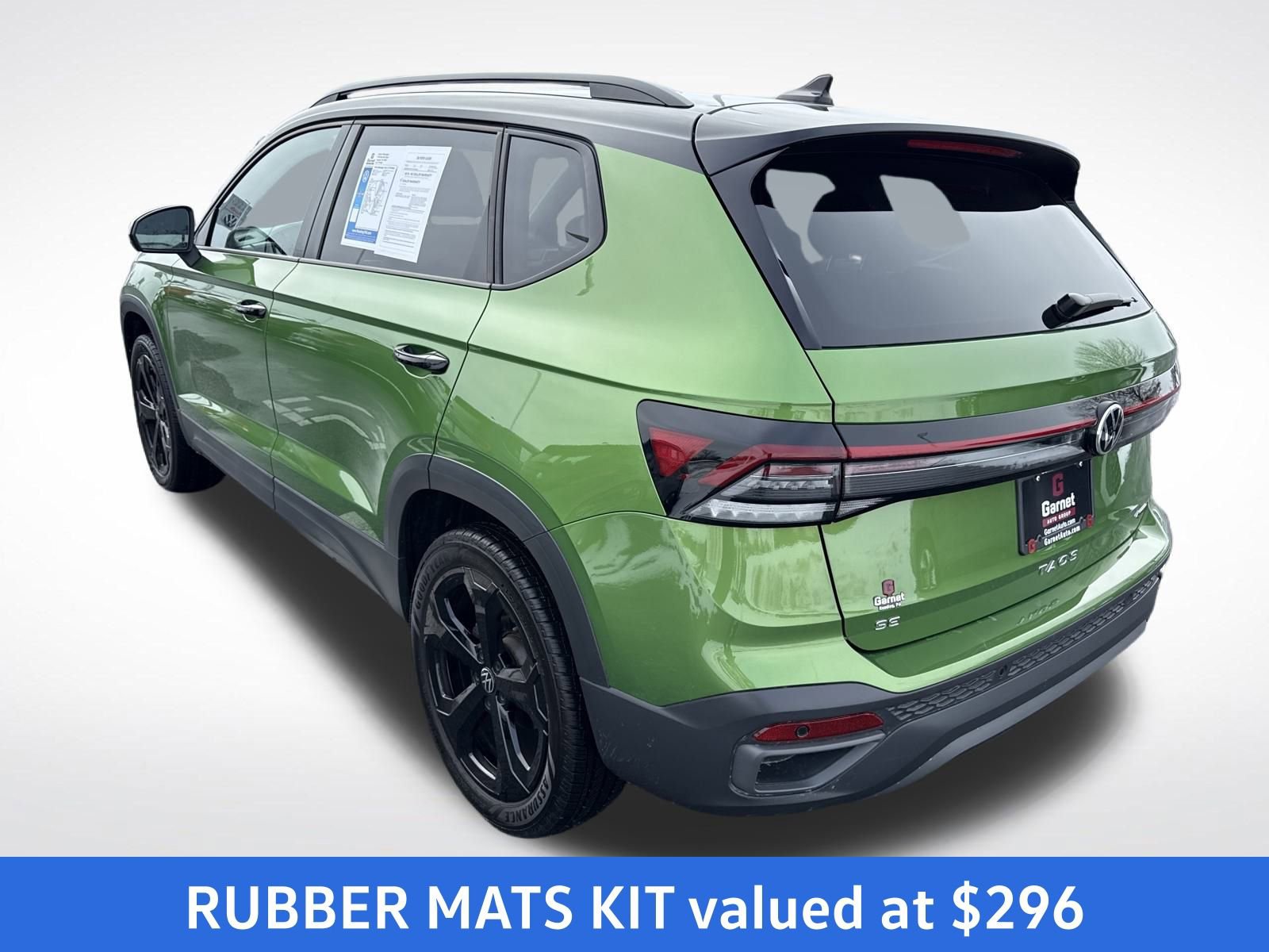 Certified 2025 Volkswagen Taos SE image 3