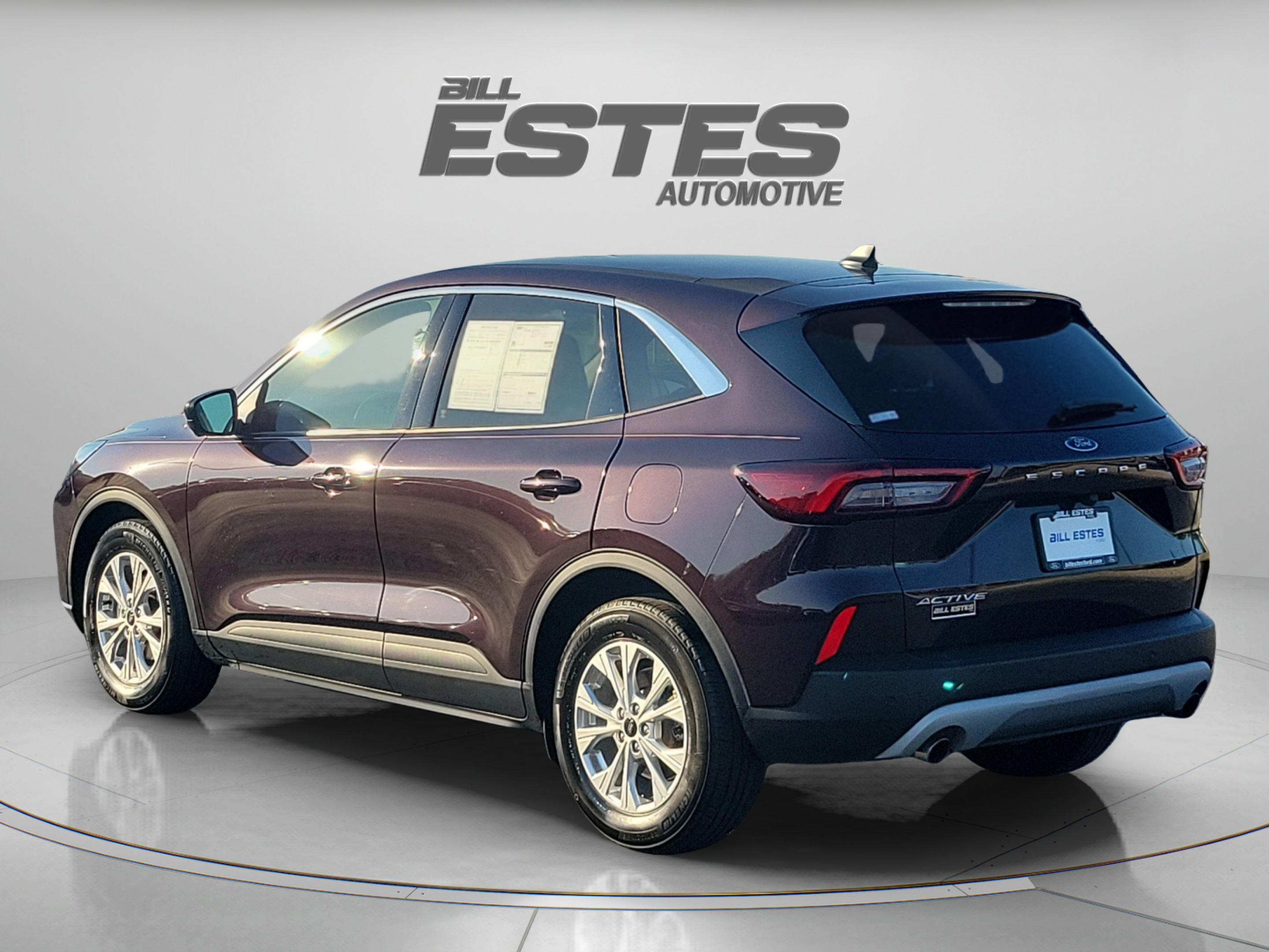 Used 2023 Ford Escape Active w/ Tech Pack #2 FWD image 2