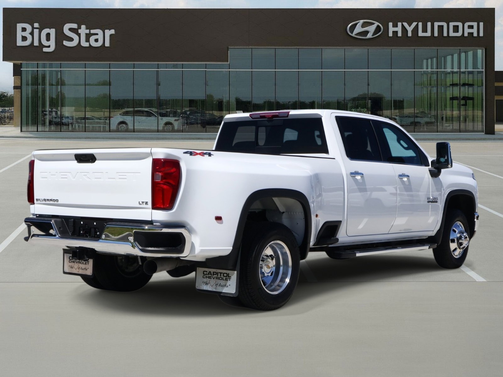 Used 2025 Chevrolet Silverado 3500 LTZ w/ LTZ Texas Edition image 4