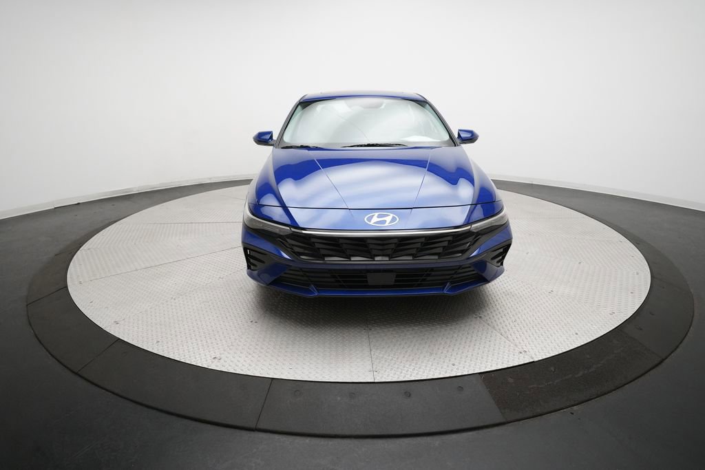 Used 2025 Hyundai Elantra Limited image 11