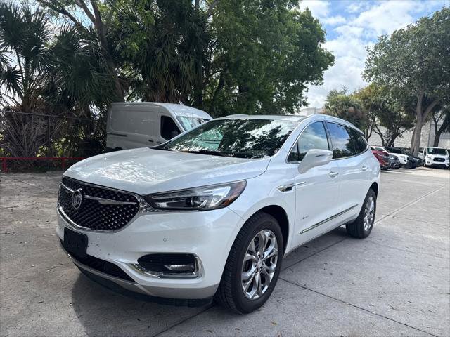 Used 2018 Buick Enclave Avenir w/ Avenir Technology Package FWD image 2