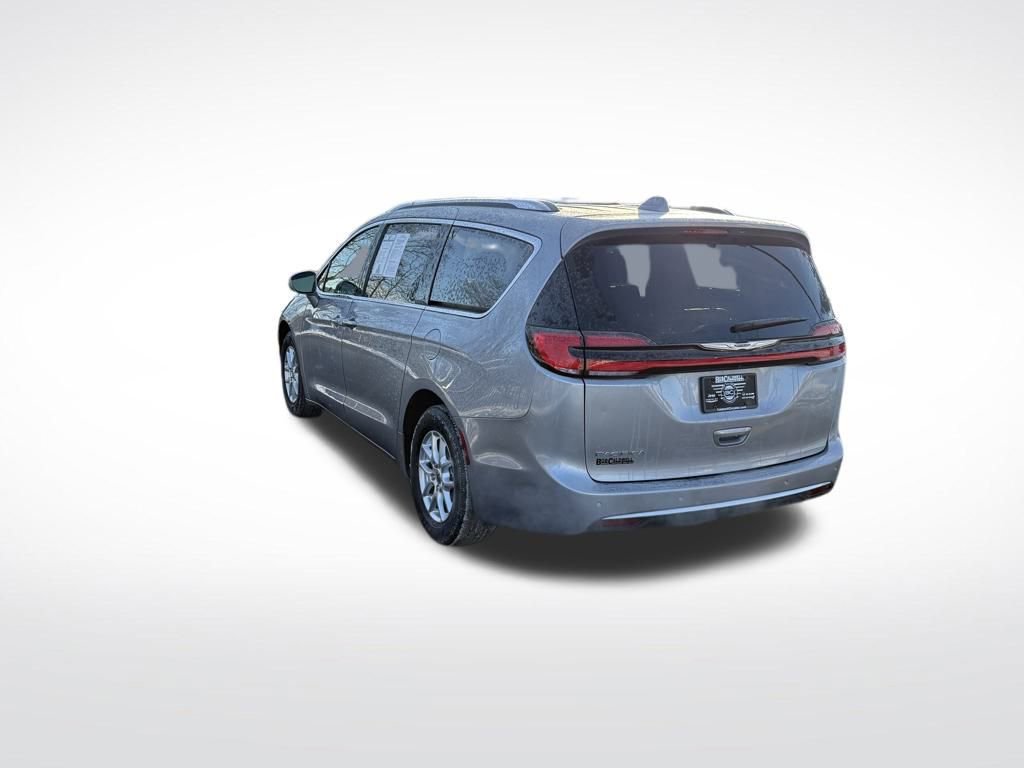 Used 2021 Chrysler Pacifica Touring-L image 5