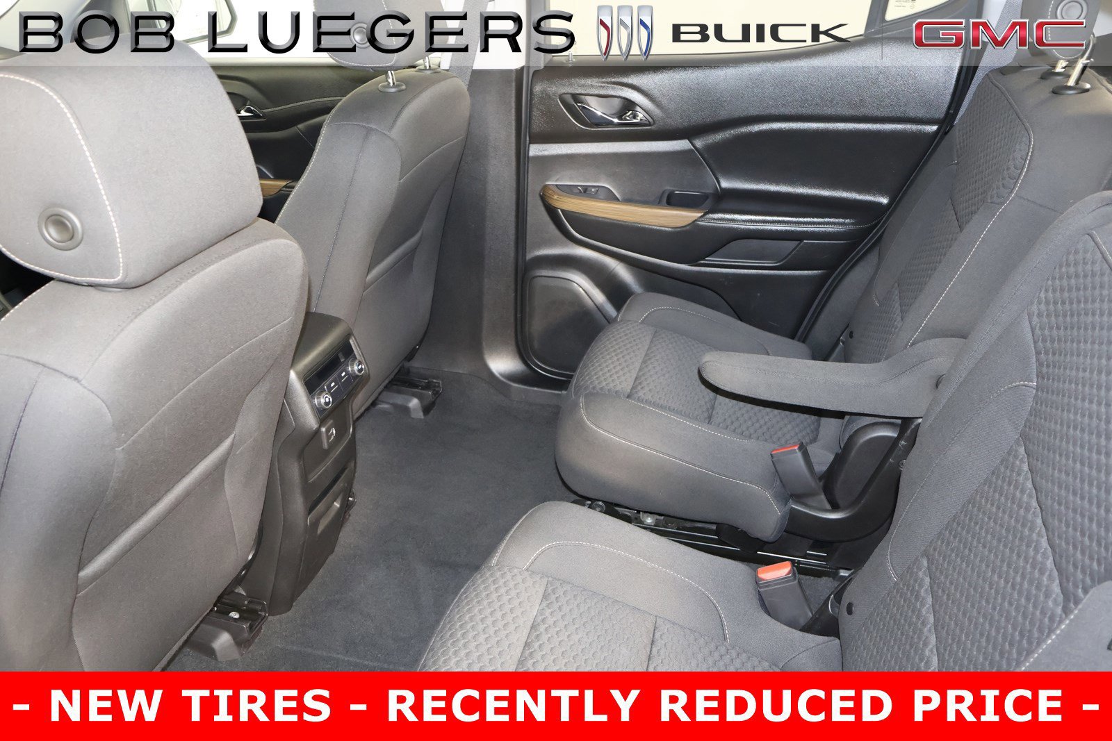 Used 2019 GMC Acadia SLE image 29