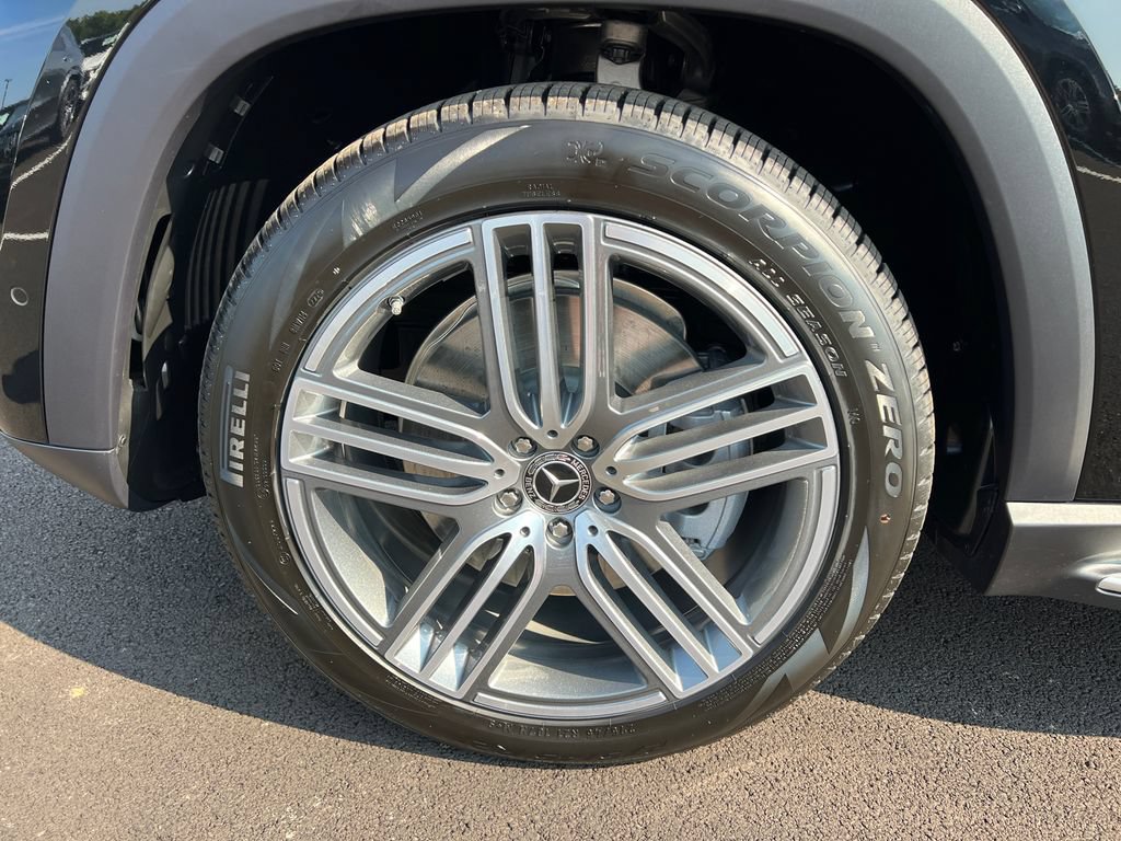 New 2026 Mercedes-Benz GLS 450 4MATIC image 33