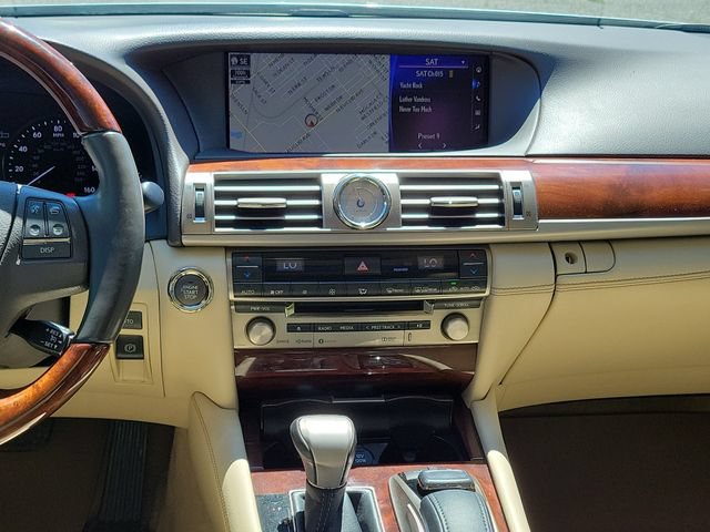 Used 2016 Lexus LS 460 AWD w/ Comfort Package image 23