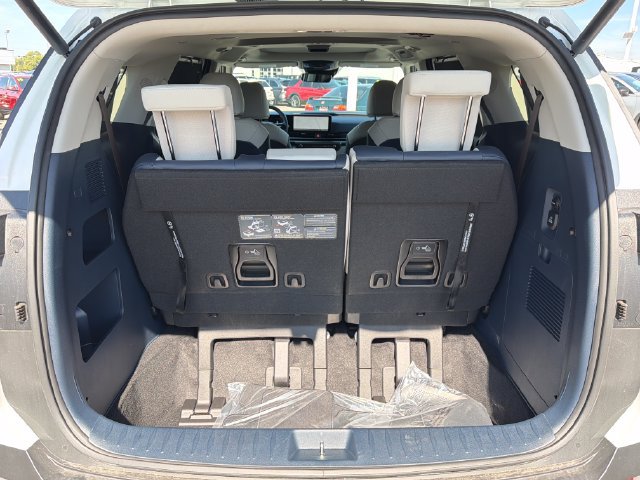 New 2027 Kia Carnival SX w/ Dark Edition Package FWD image 25