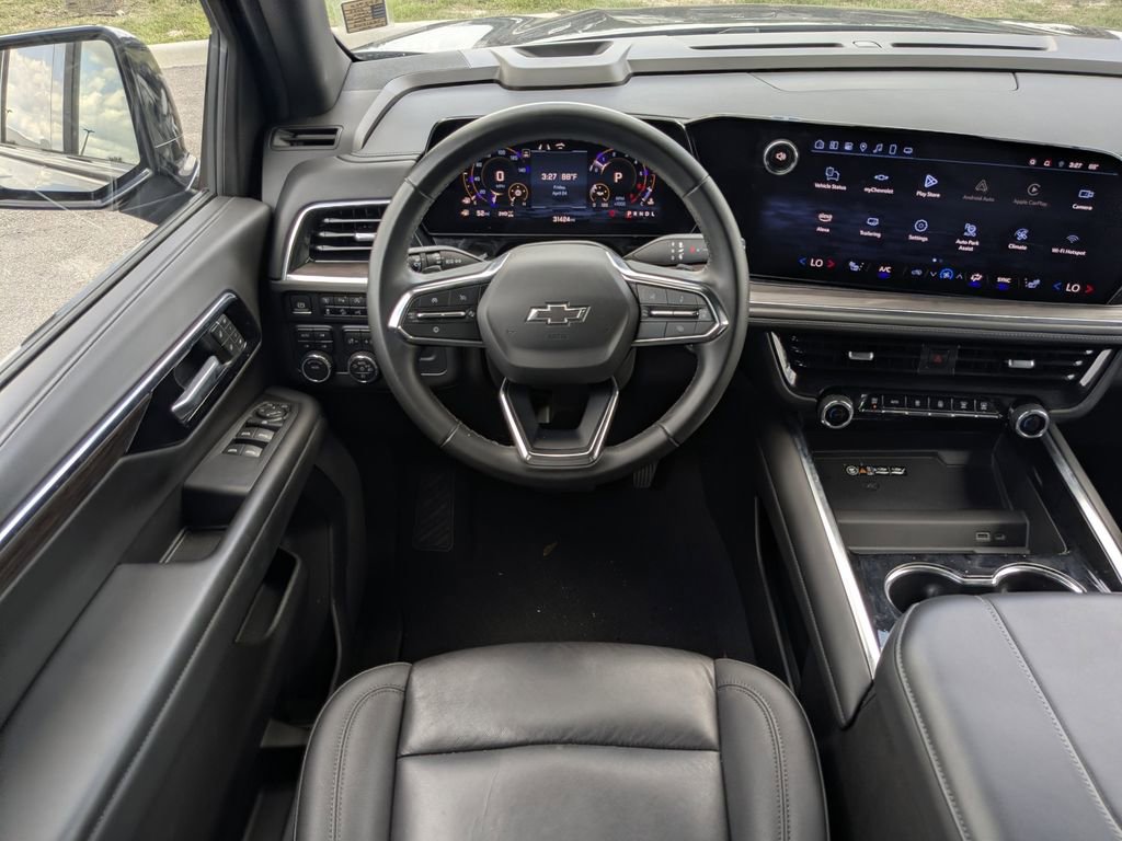 Certified 2025 Chevrolet Suburban Z71 AWD/4WD image 21