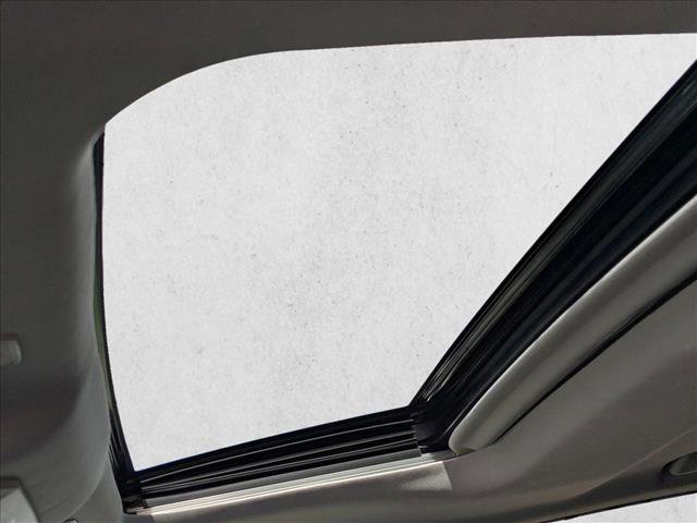 Used 2023 Toyota Highlander XLE image 14