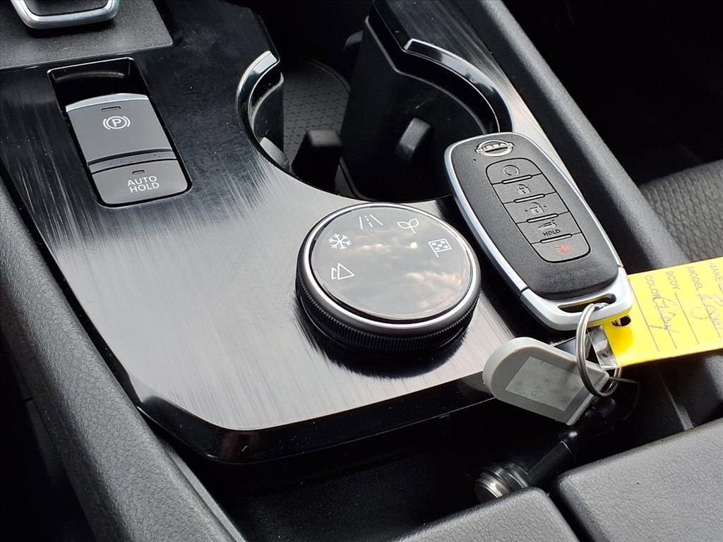 Used 2024 Nissan Rogue SV image 14