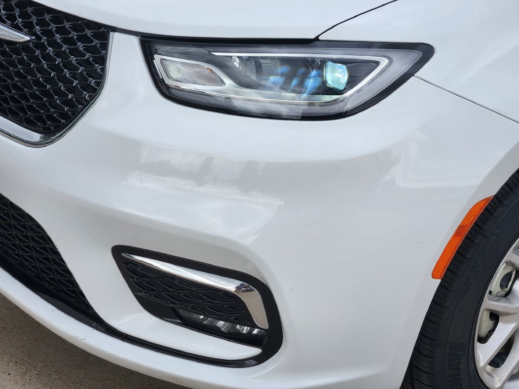 Used 2024 Chrysler Pacifica Touring-L FWD image 18