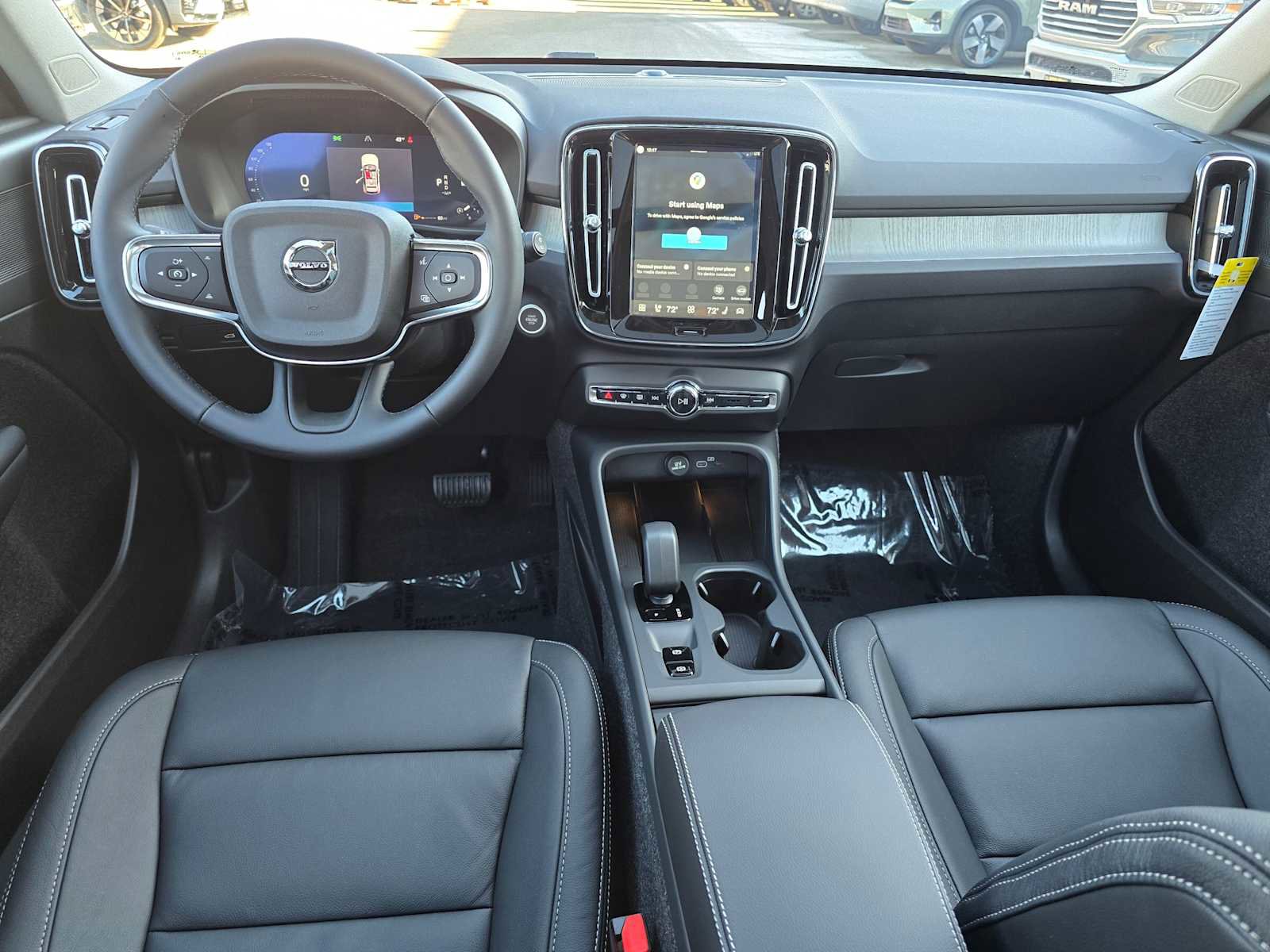 New 2026 Volvo XC40 B5 Core w/ Climate Package image 18