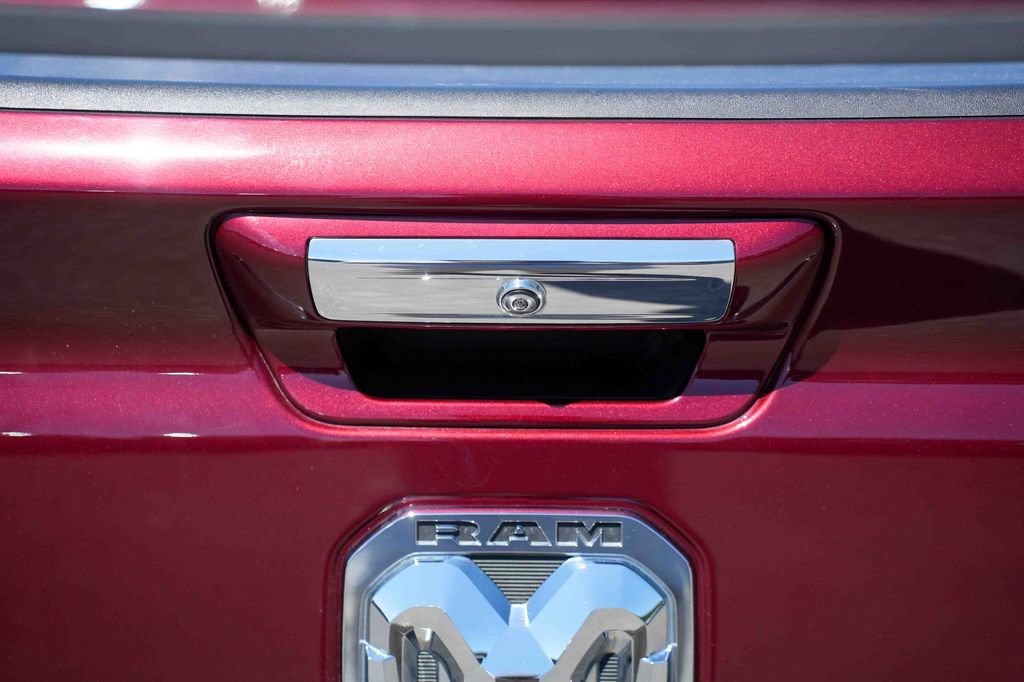 Used 2021 RAM 1500 Laramie AWD/4WD image 11
